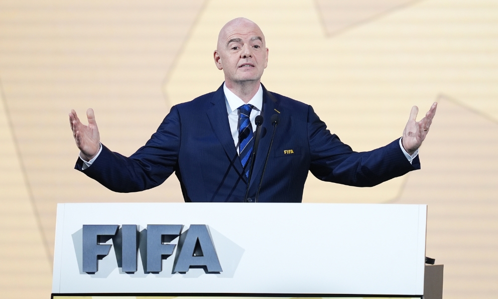 米切尔一直